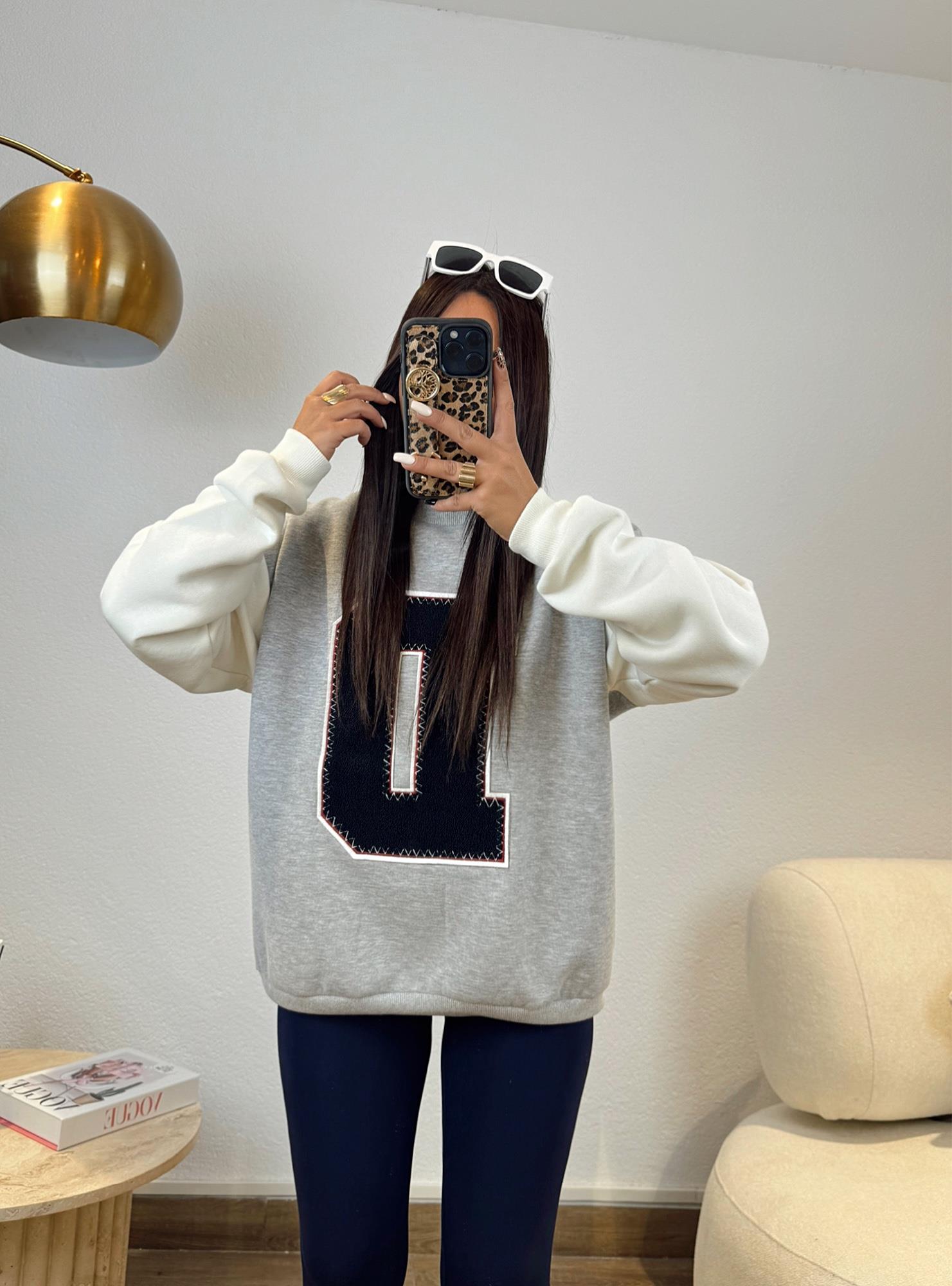 Ekru Kol Detay Şardonlu Gri Sweatshirt