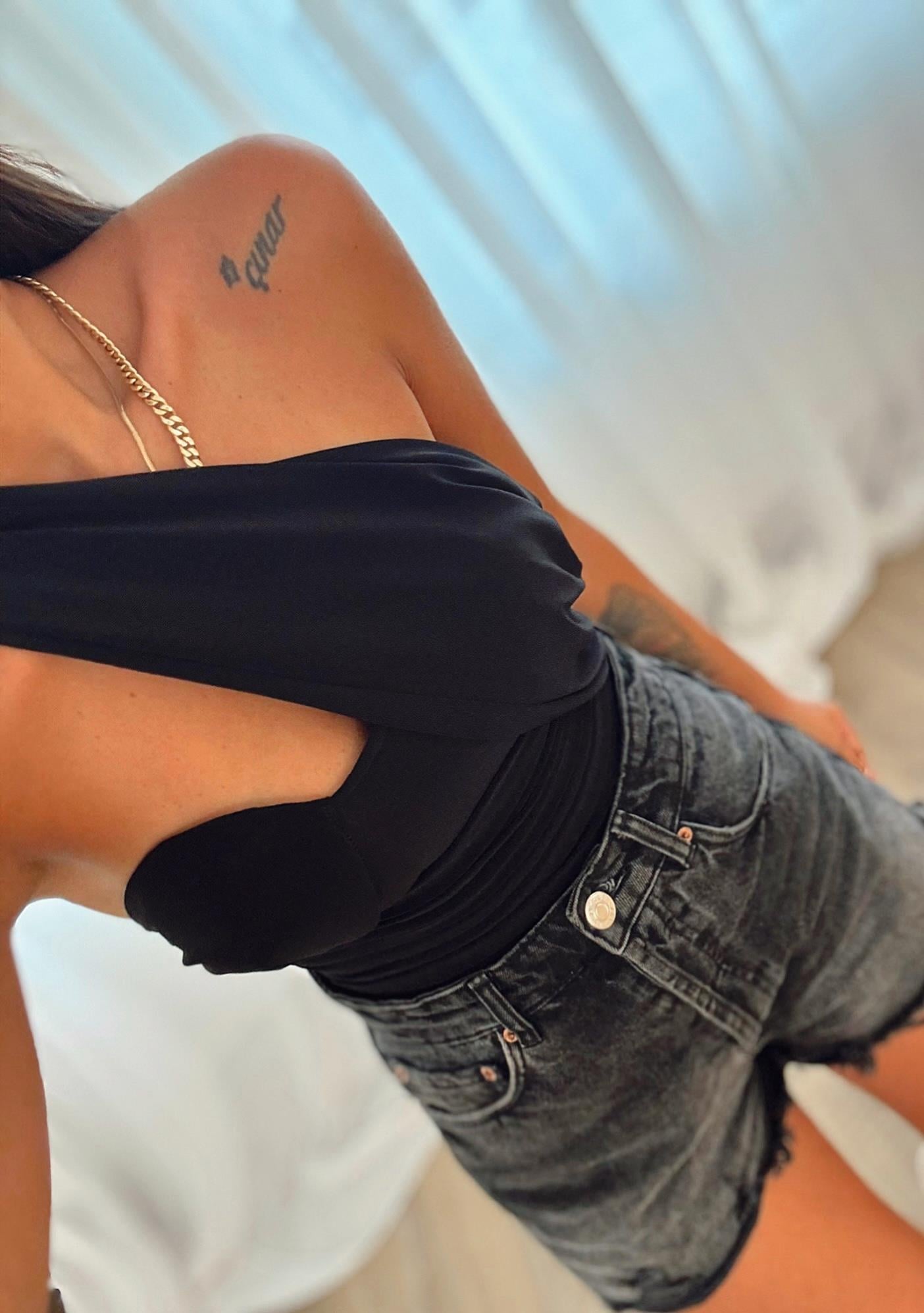 Göğüs Kuplu Tasarım Siyah Bodysuit