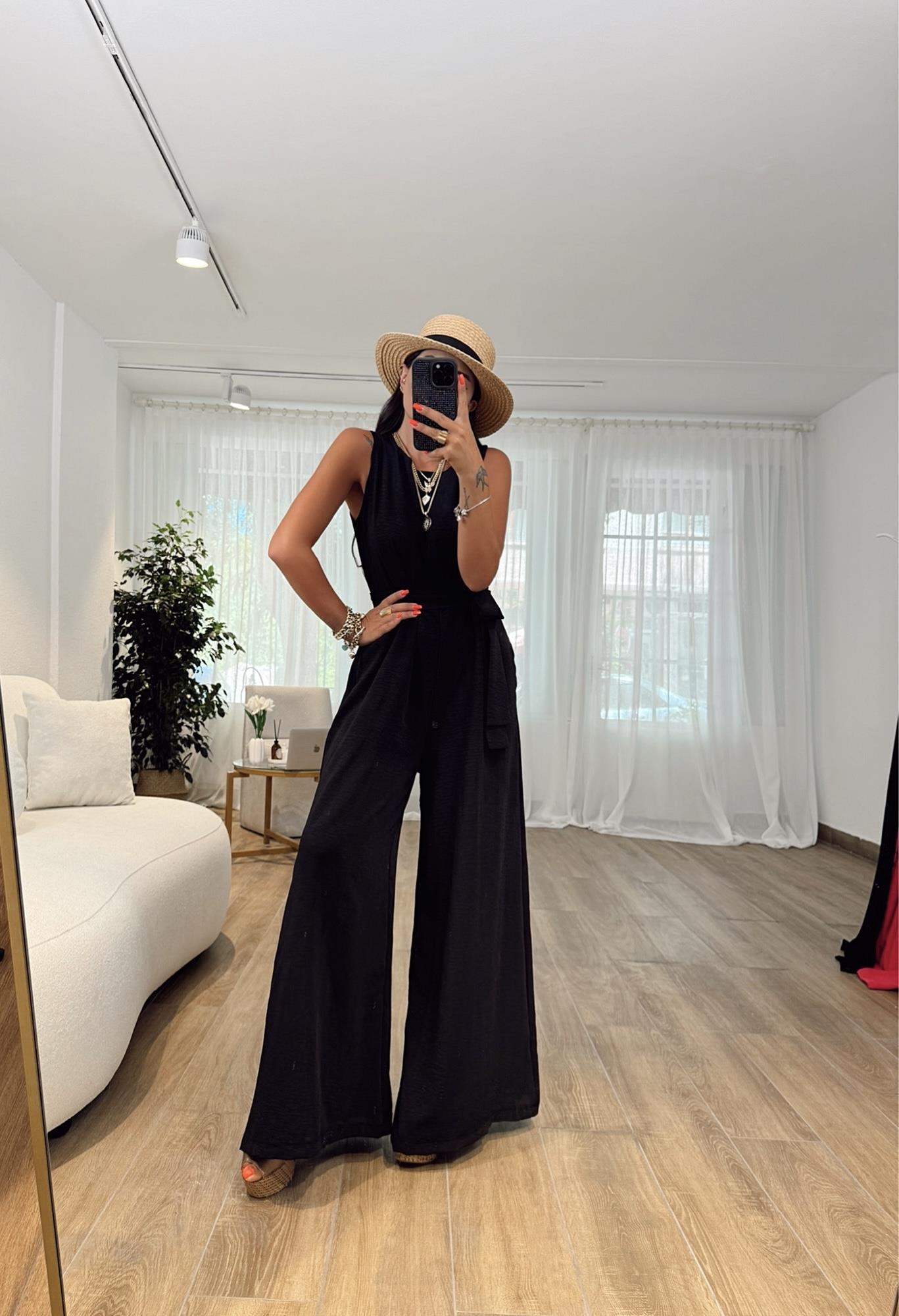 Halter Ayrobin Siyah Kuşaklı Tulum