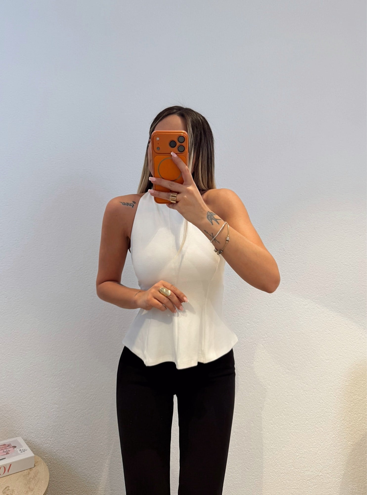 Halter Yaka Kolsuz Volanlı Ekru Bluz