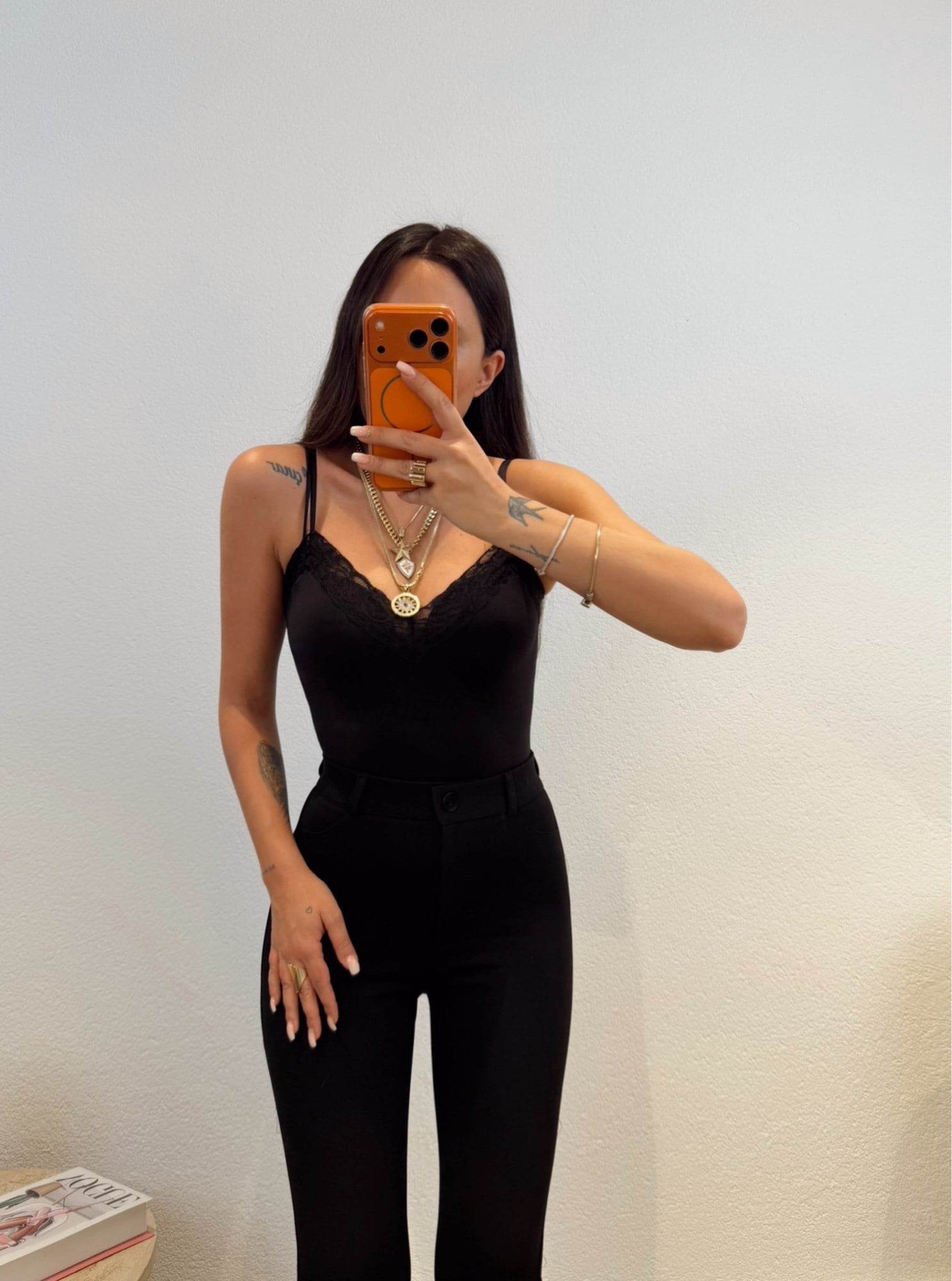 İp Askılı V Yaka Dantel Detay Siyah Bodysuit