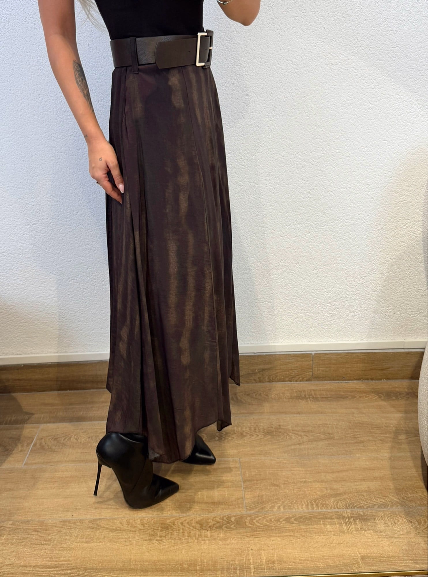 Kahve Kemerli Varaklı Asimetrik Etek