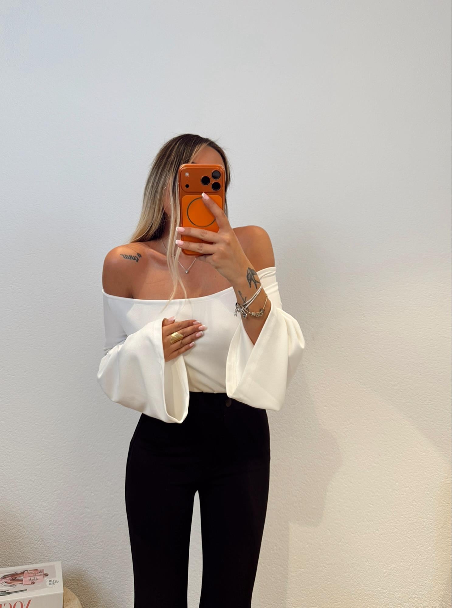Madonna Kol Dekolteli Crep Beyaz Bluz