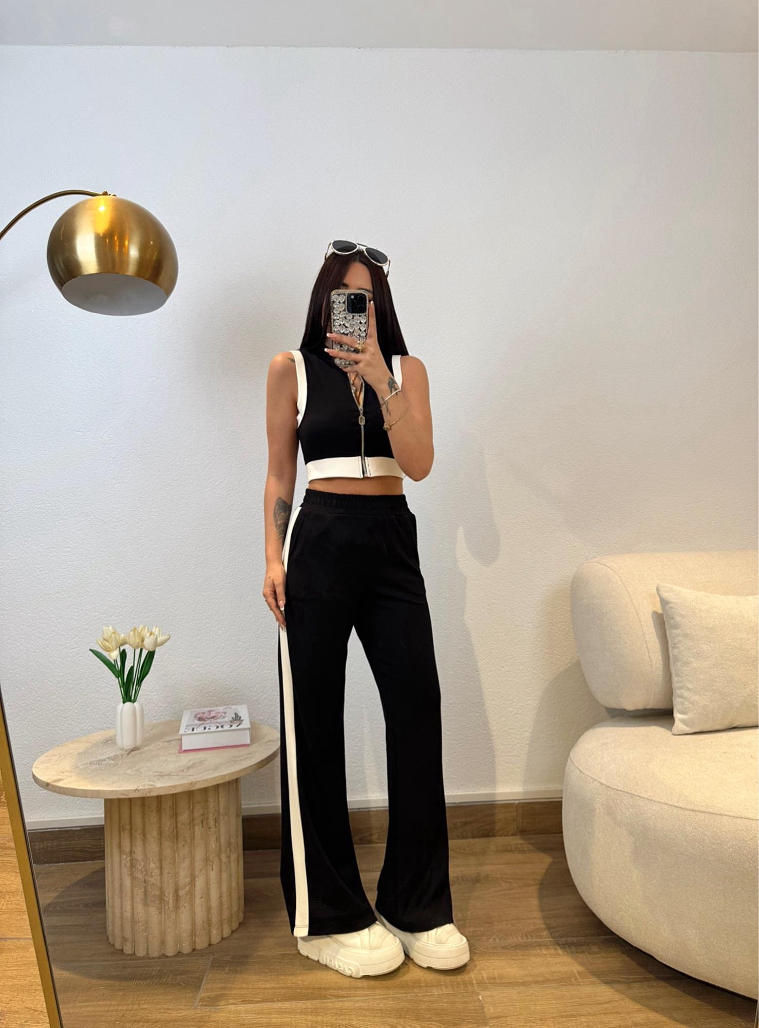 Marka Model Şeritli Siyah Eşofman Takımı