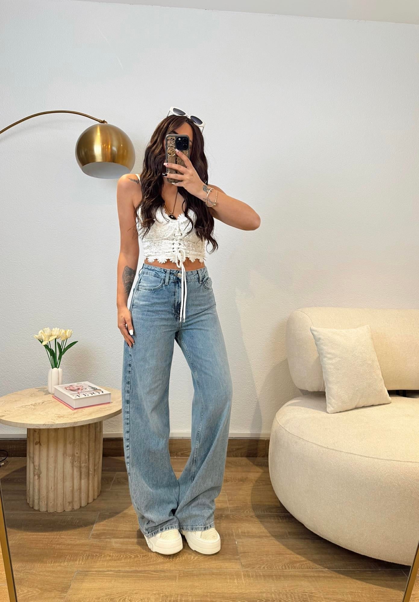 (ÖN SİPARİŞTİR!!)Göğüs Kuplu Güpür Beyaz Bustiyer