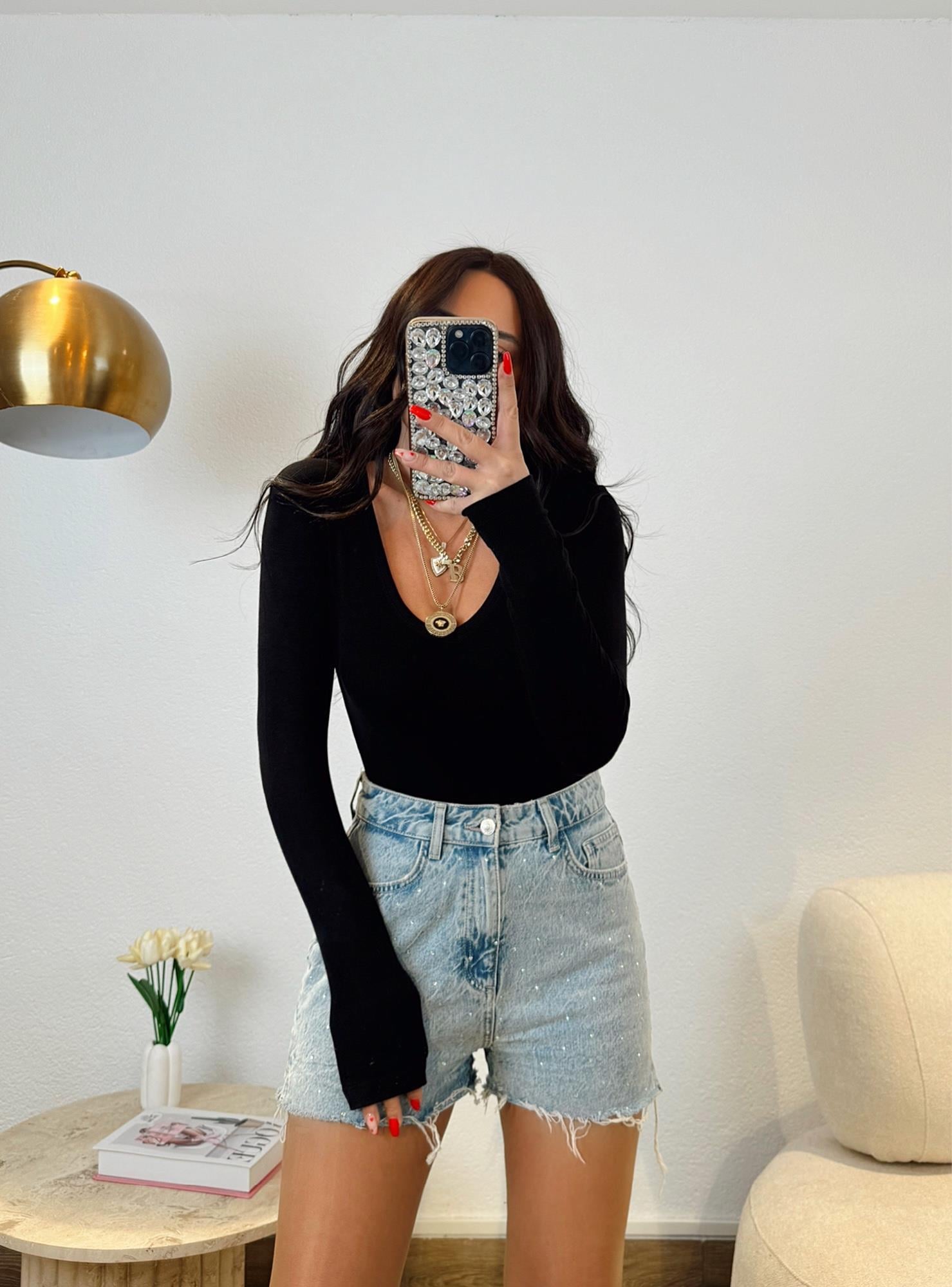 V Yaka Siyah Bodysuit