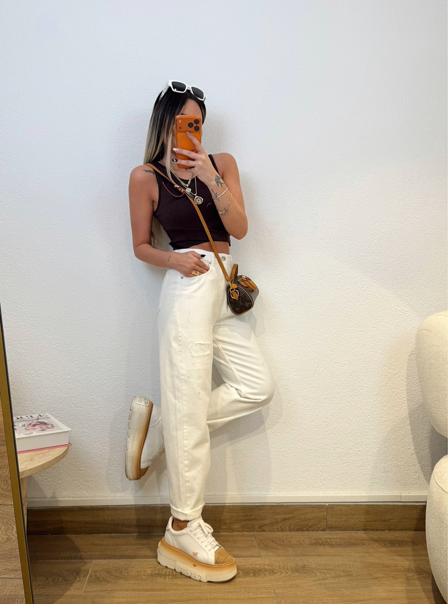 Yırtıklı Beyaz Mom Jean