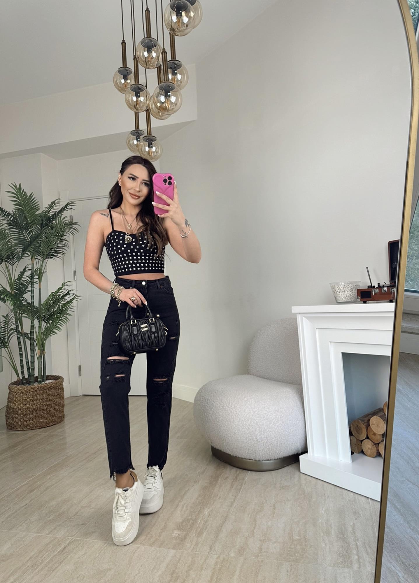 Yırtıklı Paça Detay Siyah Mom Jean