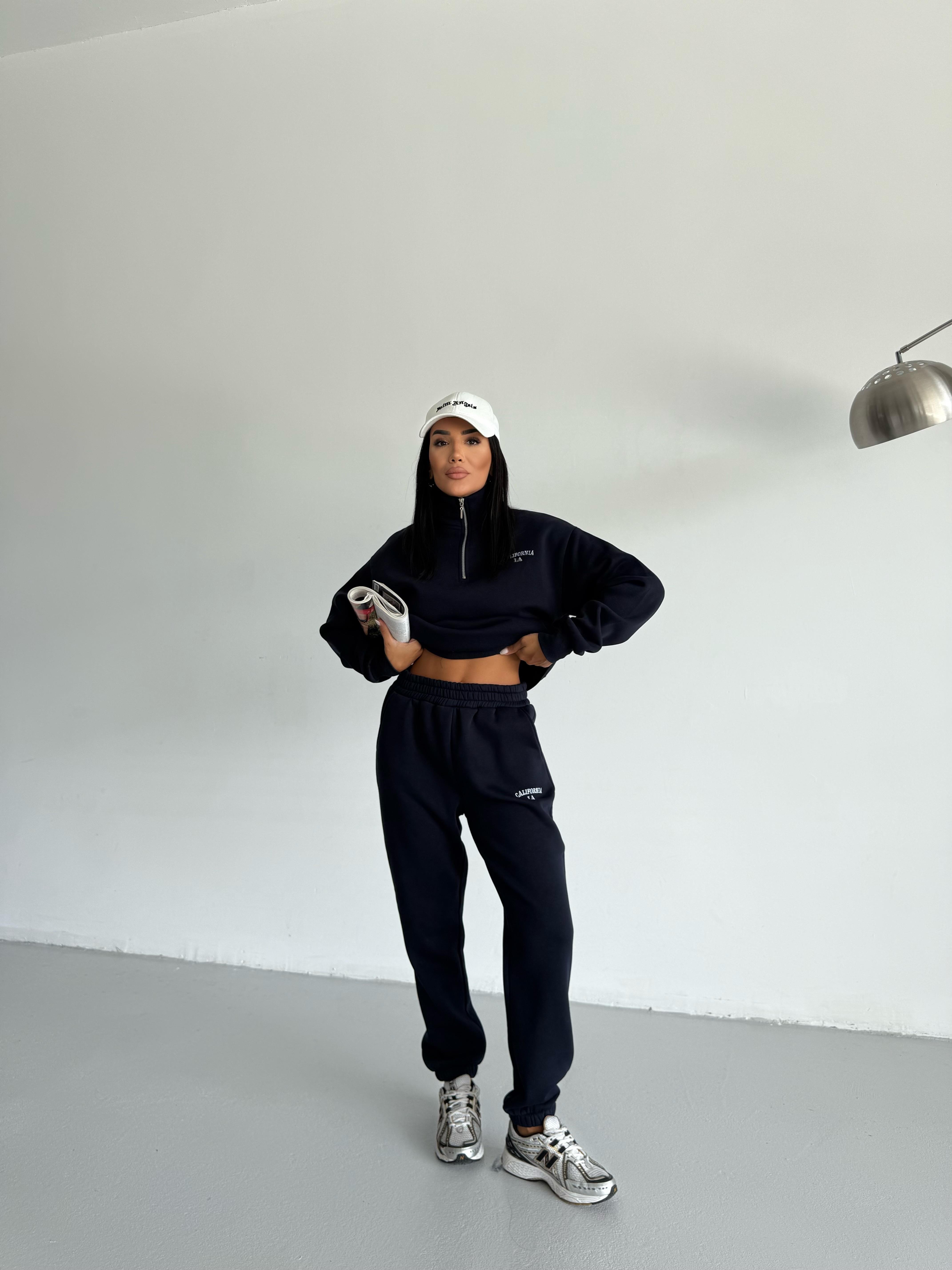 NAKIŞ İŞLEMELİ EŞOFMAN TAKIMI LACİVERT