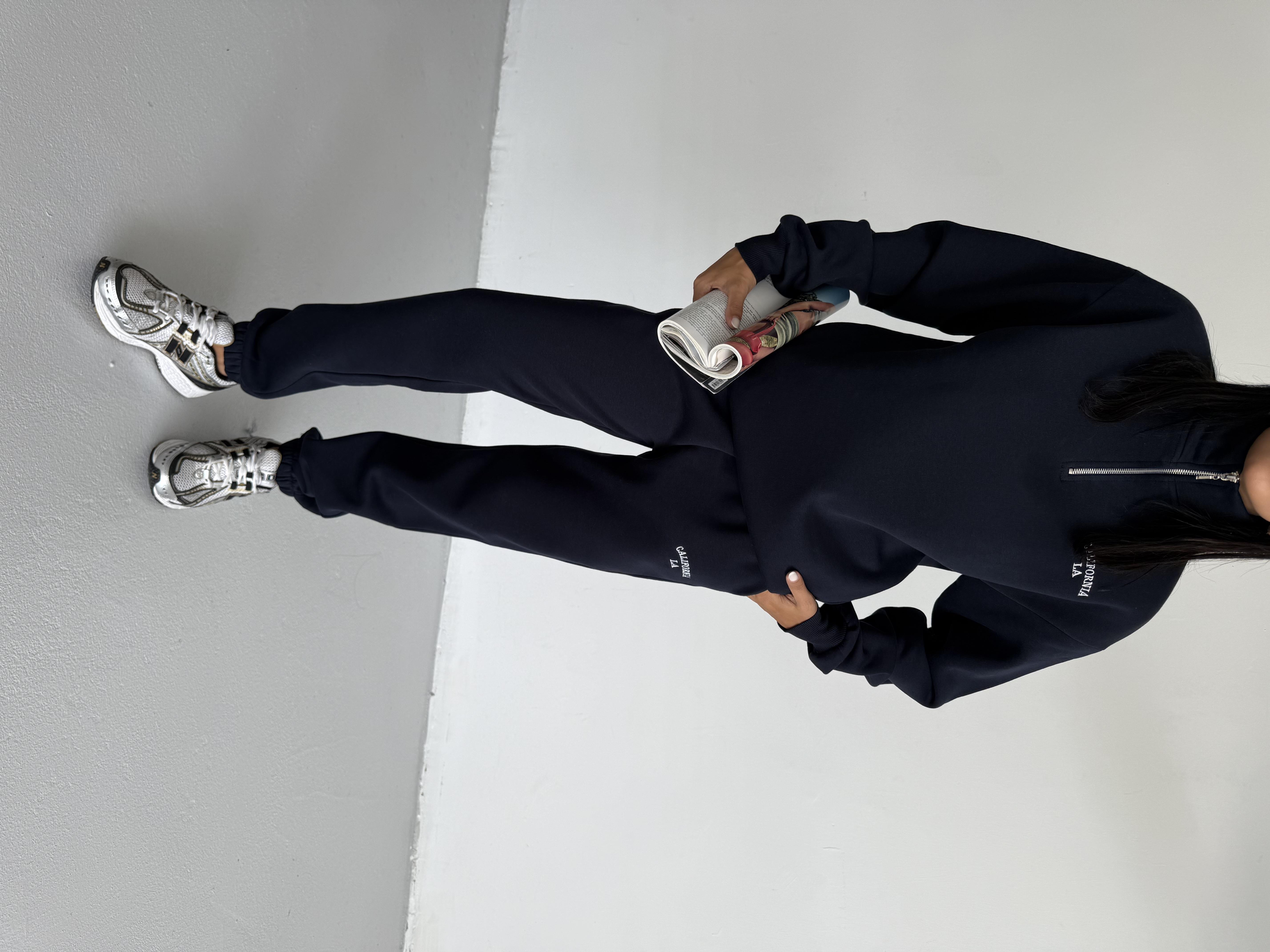 NAKIŞ İŞLEMELİ EŞOFMAN TAKIMI LACİVERT