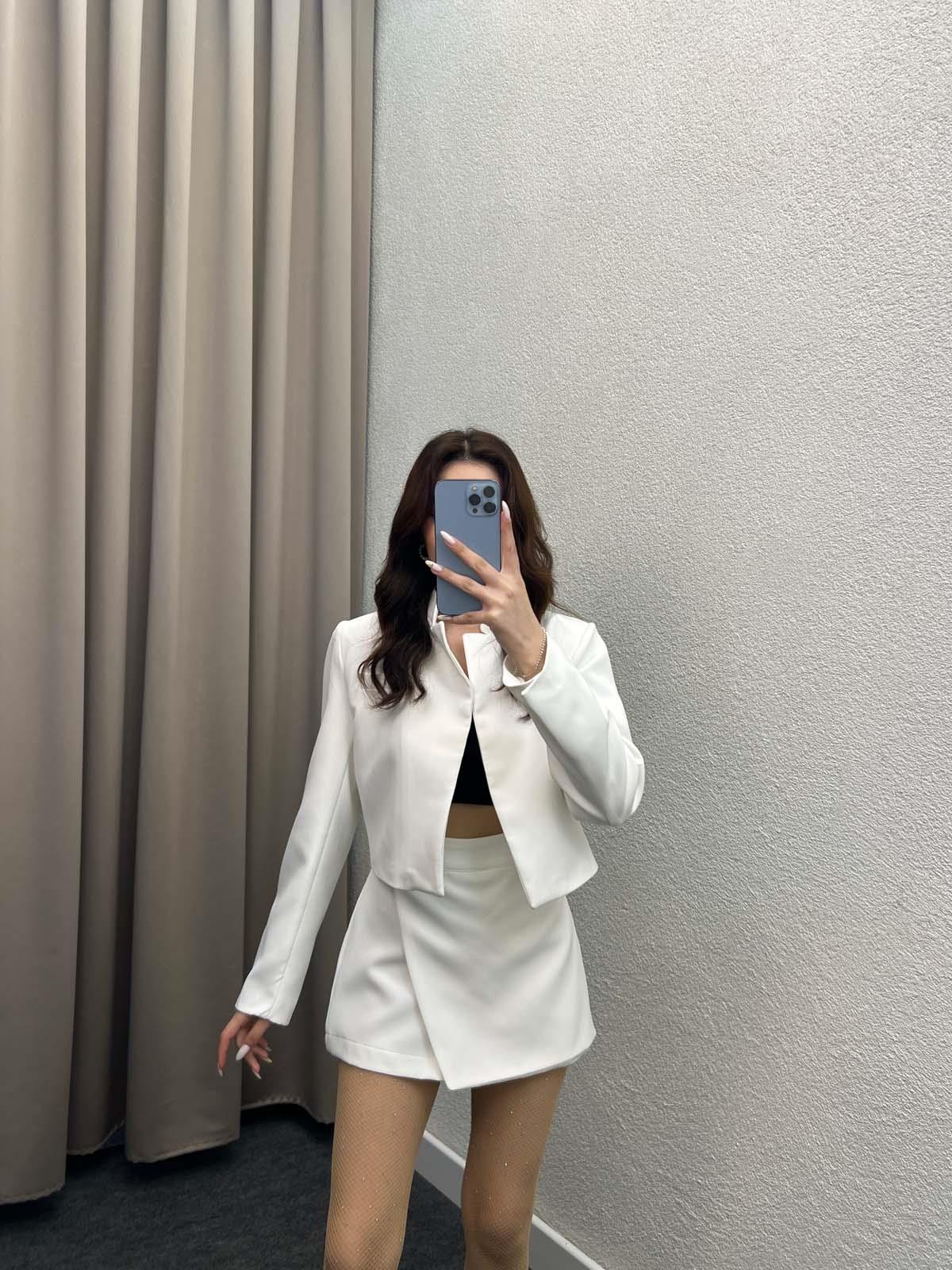 Sara Beyaz Cropped Takım