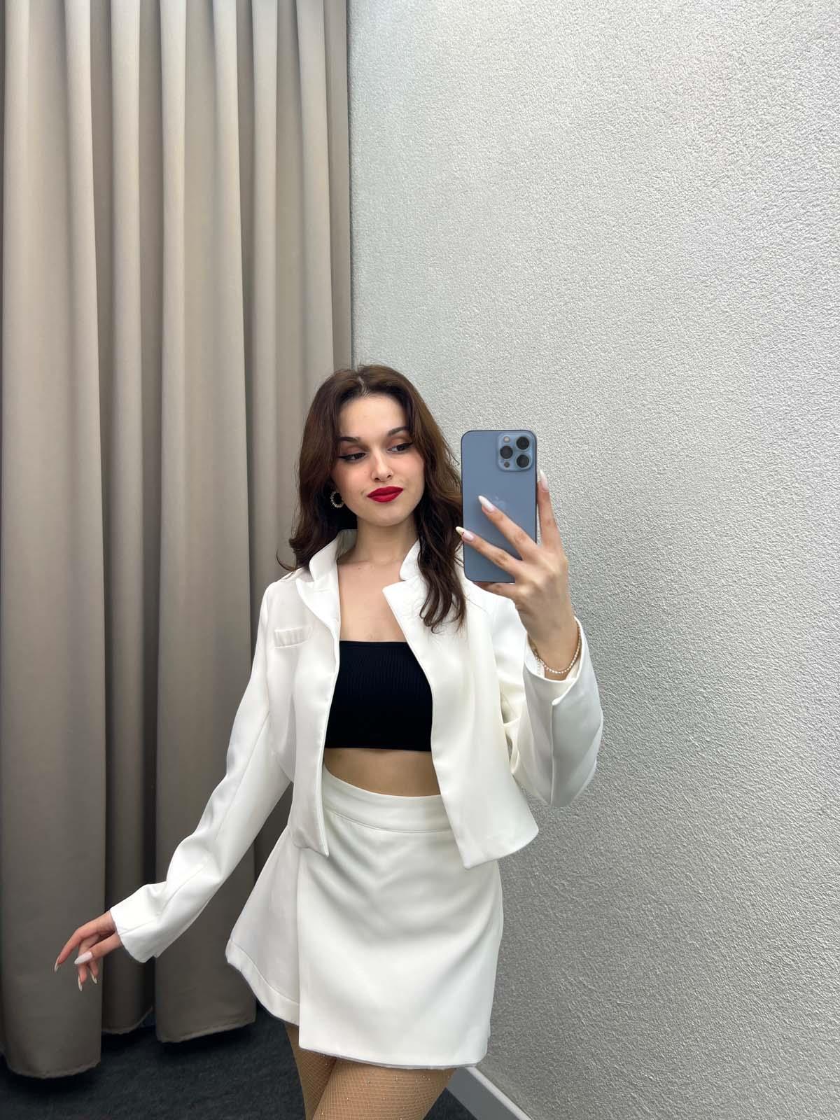 Sara Beyaz Cropped Takım