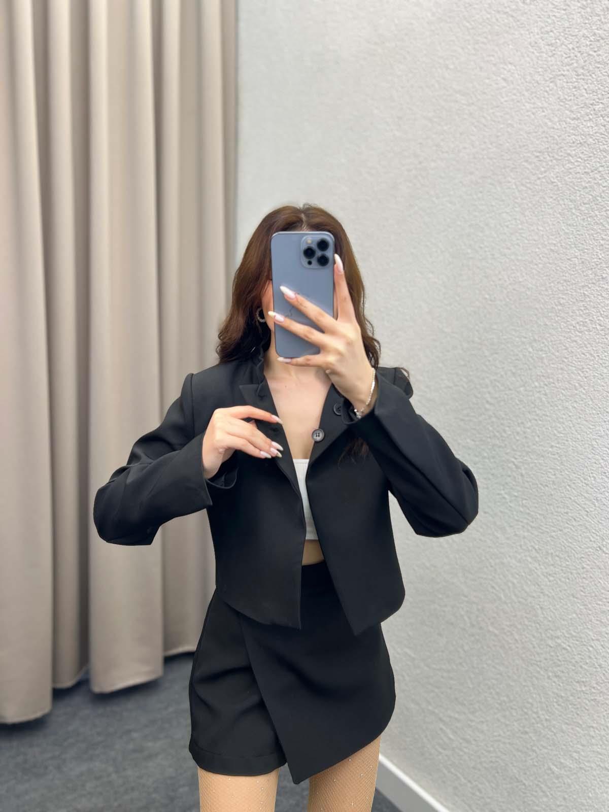 Sara Siyah Cropped Takım