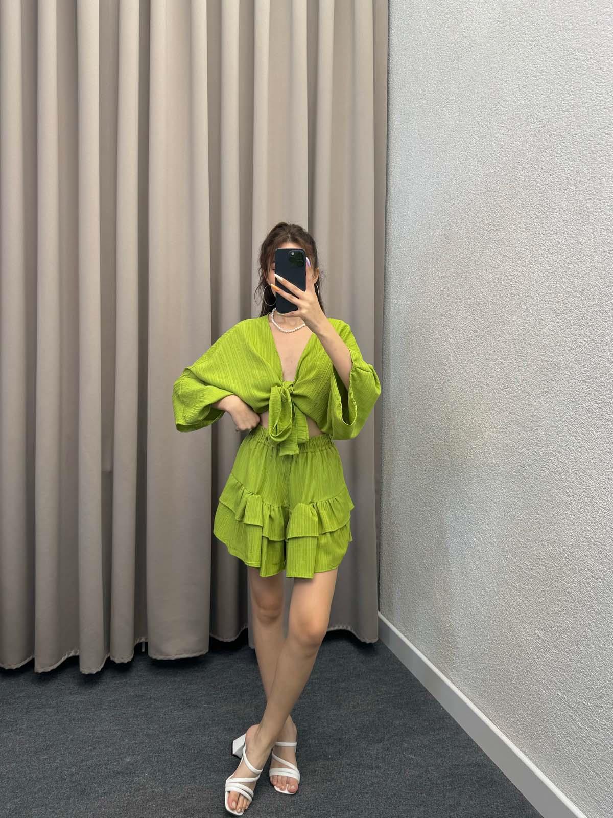 Sats Yağ Yeşili Şort Etek Bluz İkili Takım