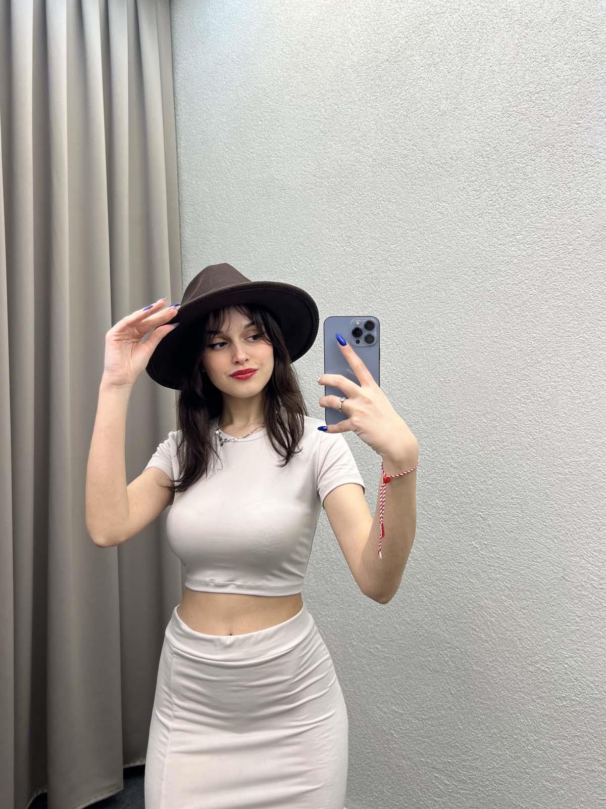 West Krem Yırtmaç Etekli İkili Takım