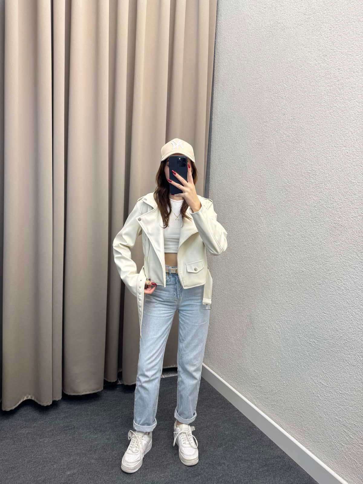 Zra Muadil Beyaz Deri Ceket