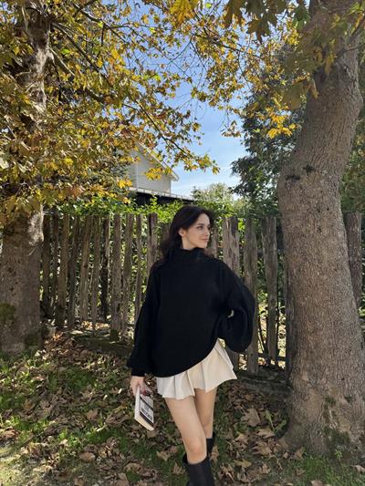 Beay Balon Kol Boğazlı Siyah Kazak