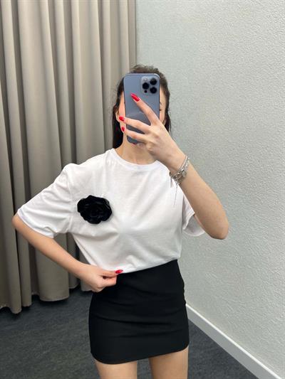 Gül Detay Beyaz Oversize Tshirt