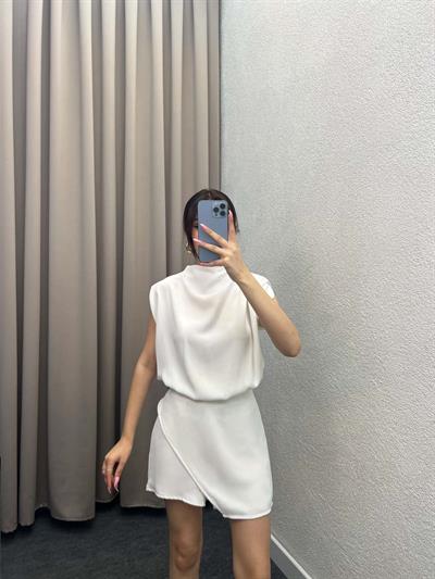 Beyaz Sofia Asimetrik Şort Tulum