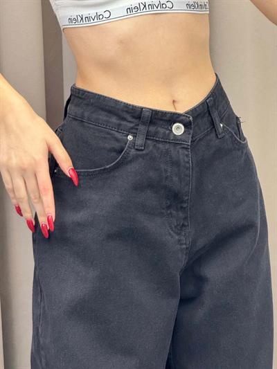 Kemer Detaylı Siyah Baggy Jean