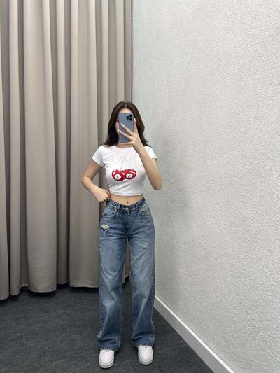 Mavi Yırtık Detaylı Straight Jean