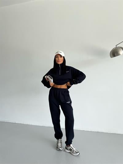 NAKIŞ İŞLEMELİ EŞOFMAN TAKIMI LACİVERT