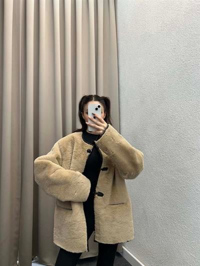 Mngo Aplikli Kürklü Krem Palto