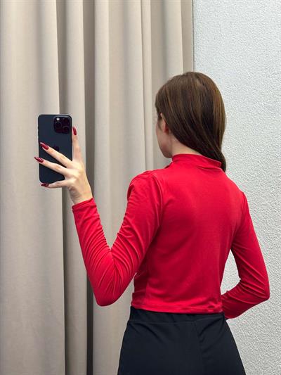 Sandy Büzgülü Kırmızı Bluz