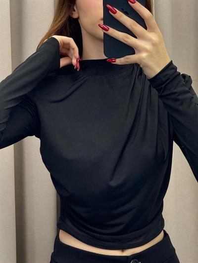 Sandy Büzgülü Siyah Bluz