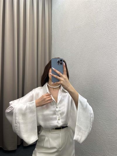 Saten Beyaz Yarasa Kol Gömlek