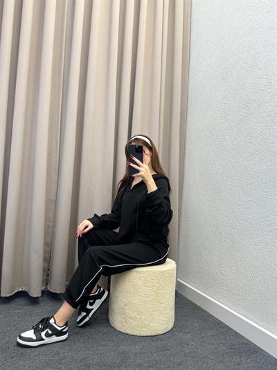 Siyah Kapüşonlu Kontrast Biyeli Eşofman Takımı