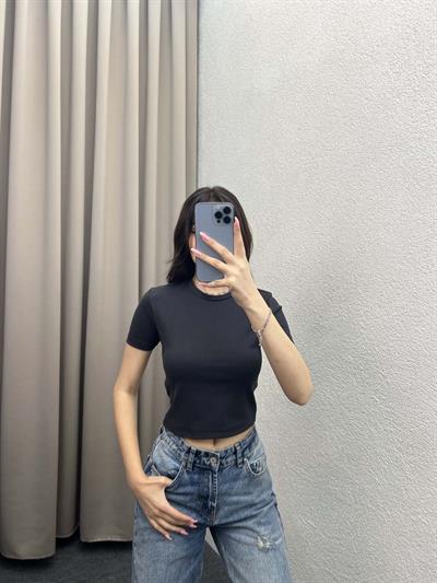 Snow Füme Basic Crop