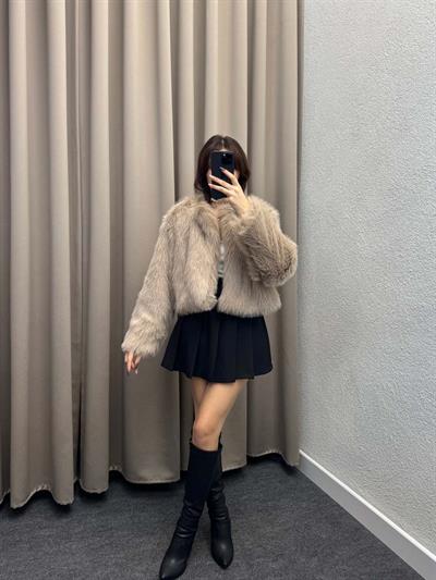 Vettia İçi Astarlı Kısa Bej Kürk Ceket