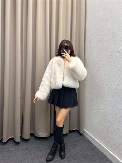 Vettia İçi Astarlı Kısa Krem Kürk Ceket