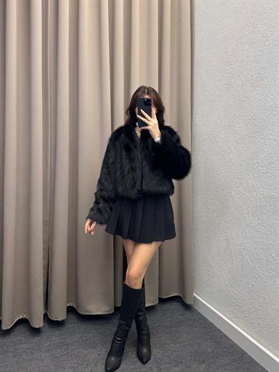 Vettia İçi Astarlı Kısa Siyah Kürk Ceket