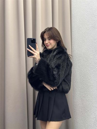 Vettia İçi Astarlı Kısa Siyah Kürk Ceket