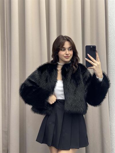 Vettia İçi Astarlı Kısa Siyah Kürk Ceket