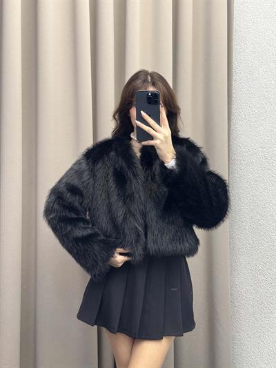 Vettia İçi Astarlı Kısa Siyah Kürk Ceket