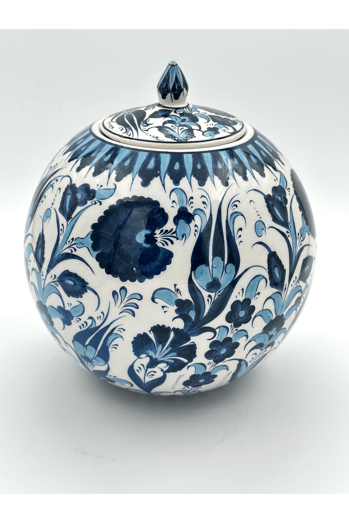 Handmade Decorative Ceramic Vase Jar With Lid 