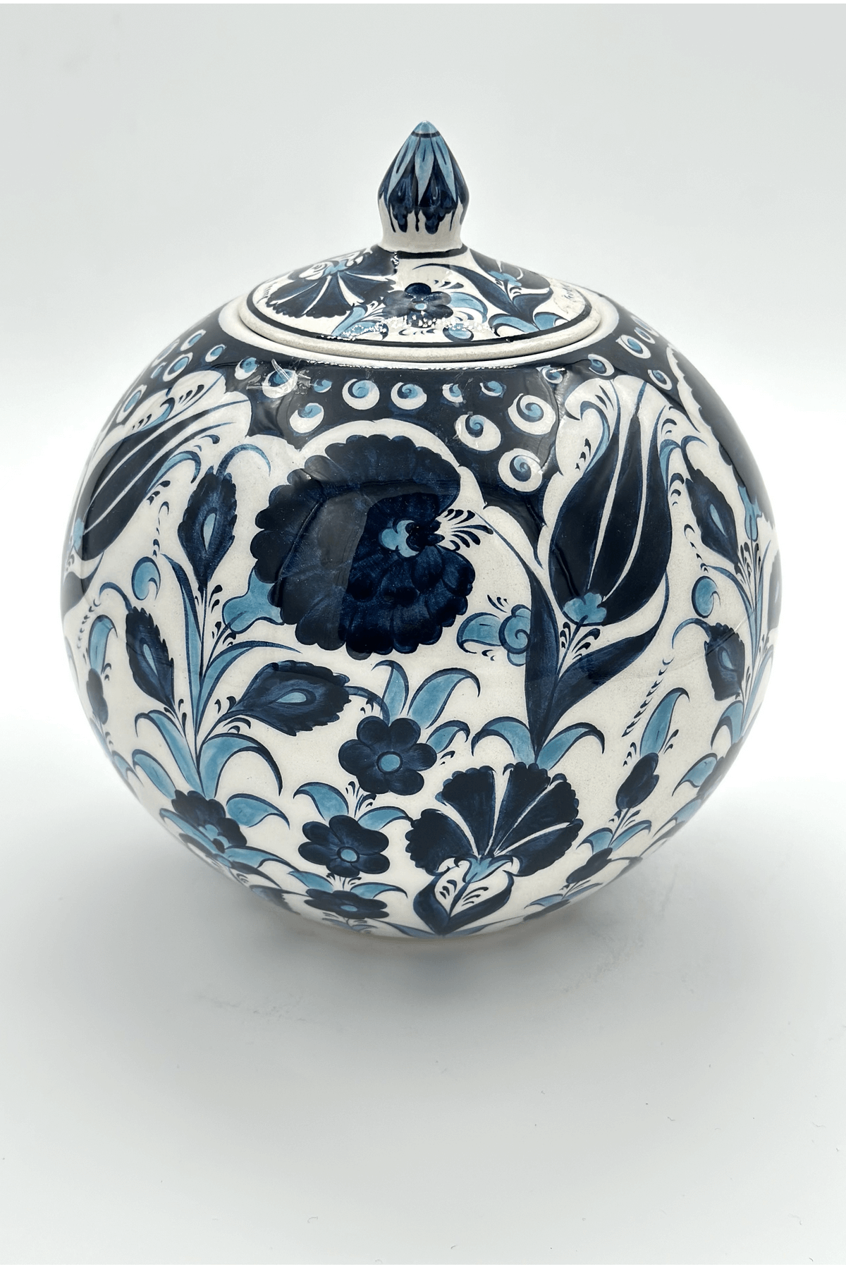 Handmade Decorative Ceramic Vase Jar With Lid 
