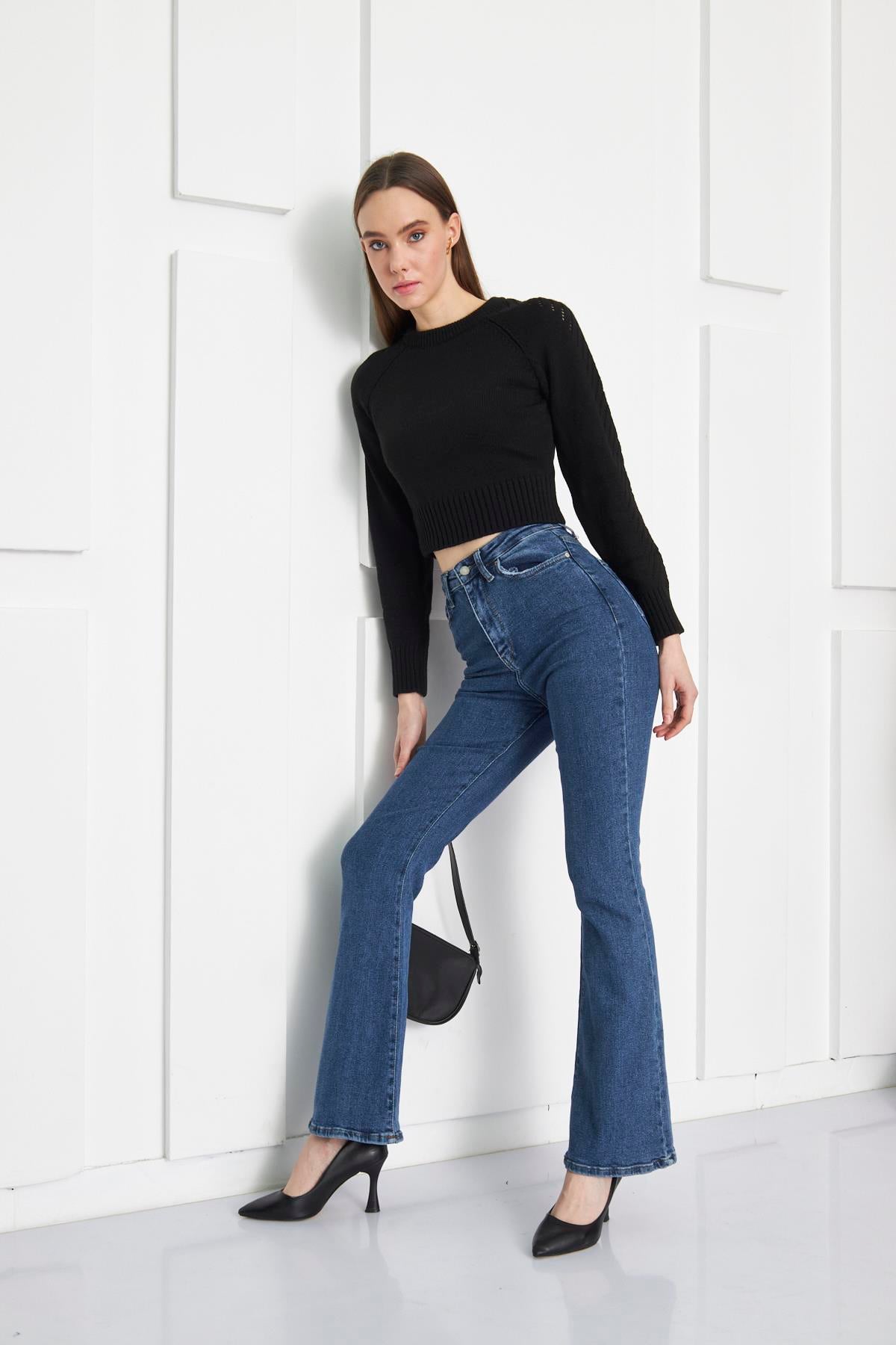 SİYAH ÖRME CROP KAZAK