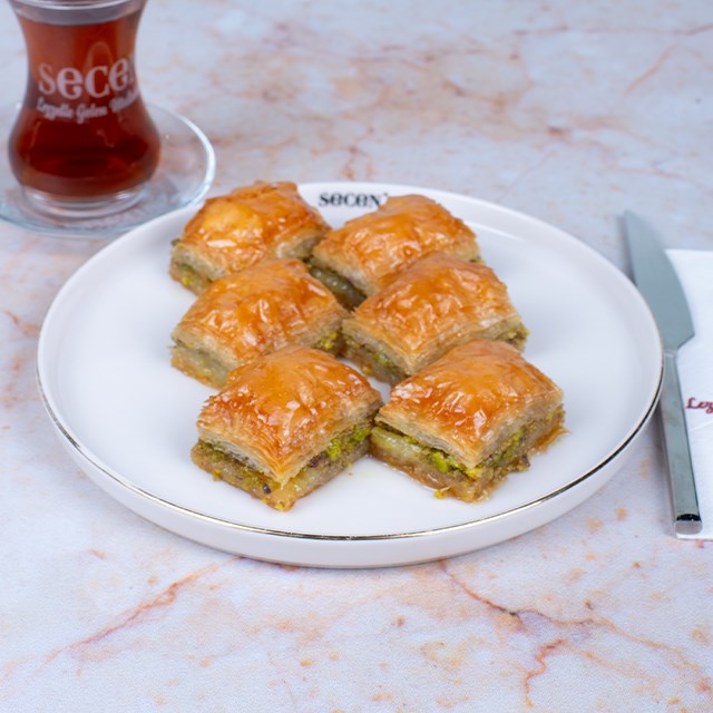 Secen Antep Fıstıklı Baklava (kg)