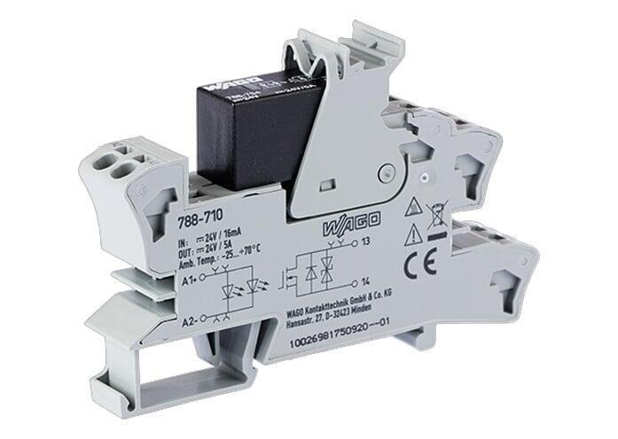 WAGO 788-710   SSR Röle Modülü Nominal Giriş Gerilimi 24 VDC Çıkış Gerilimi Aralığı 0 - 35 VDC Sınırlayıcı Sürekli Akım 5A 2 Telli Bağlantı Yeşil Durum Göstergesi Modül Genişliği 15mm