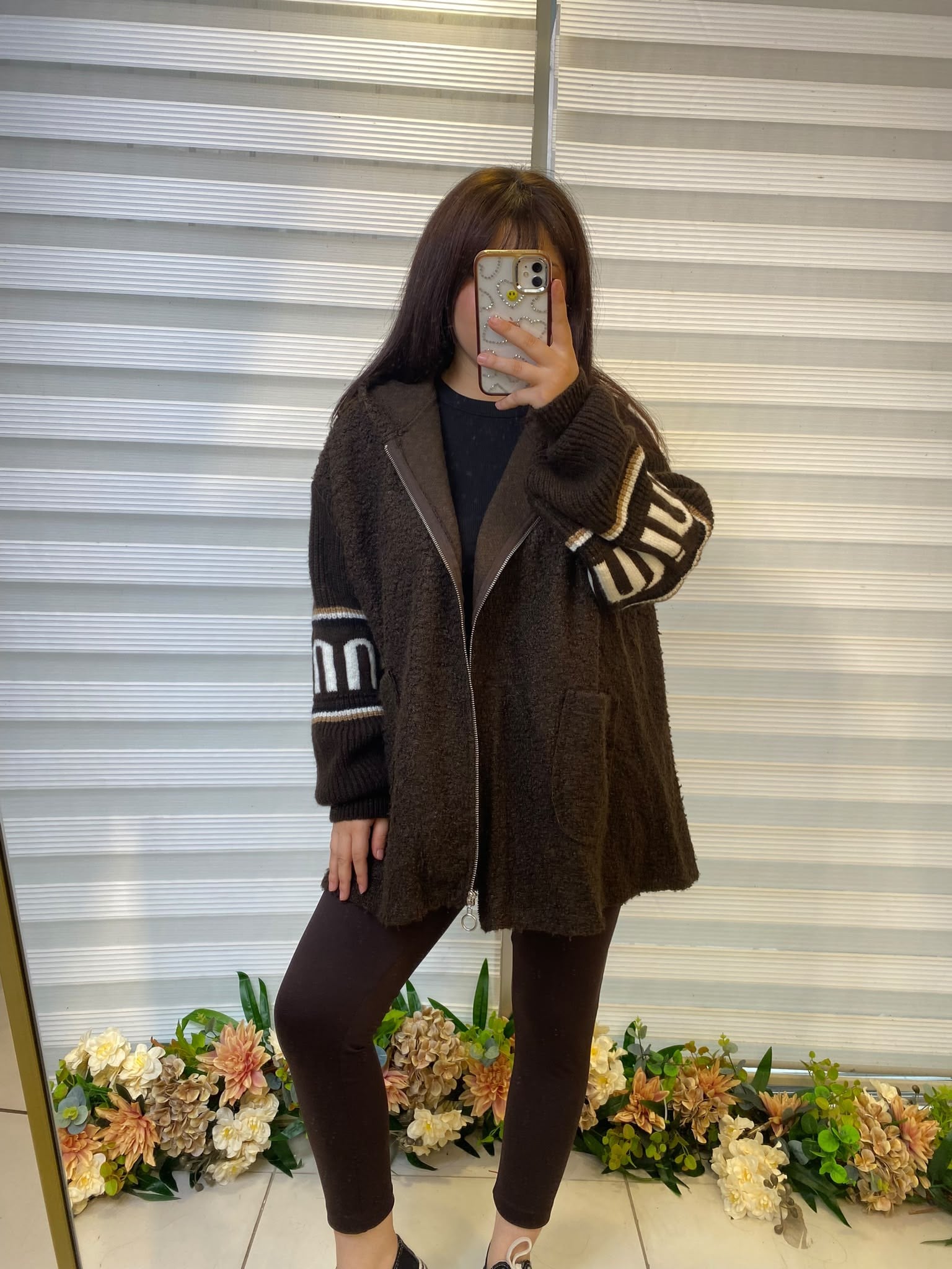 Kolları Yazı Detaylı Peluş Hırka