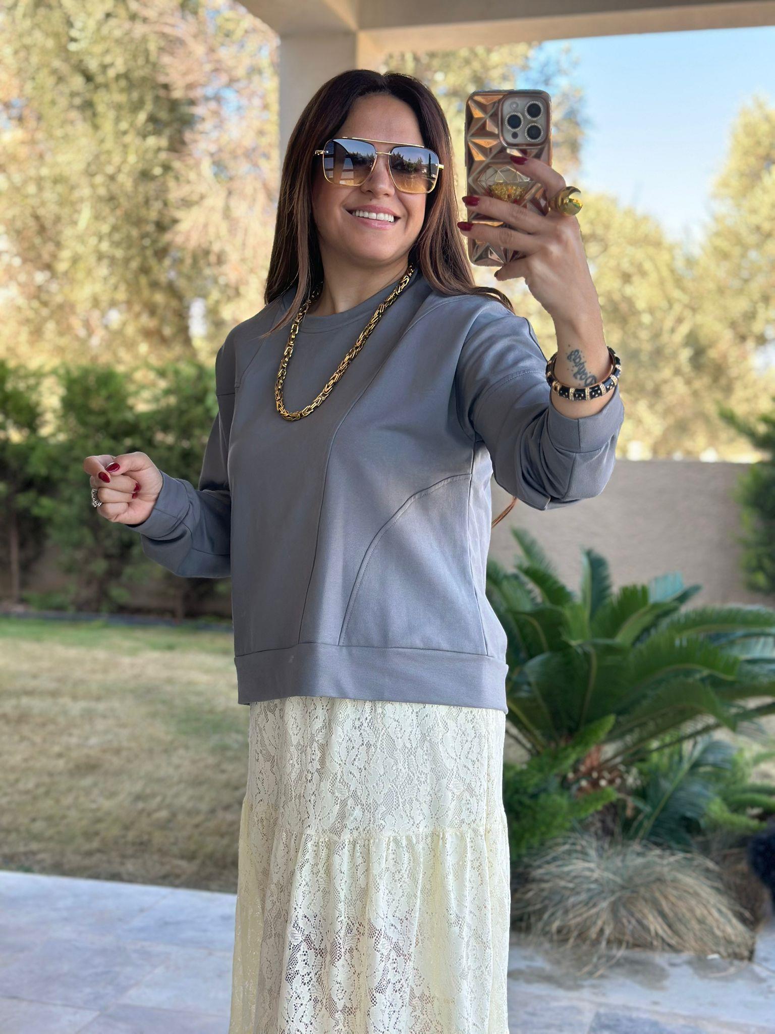 Yuvarlak Yaka Gri Sweatshirt