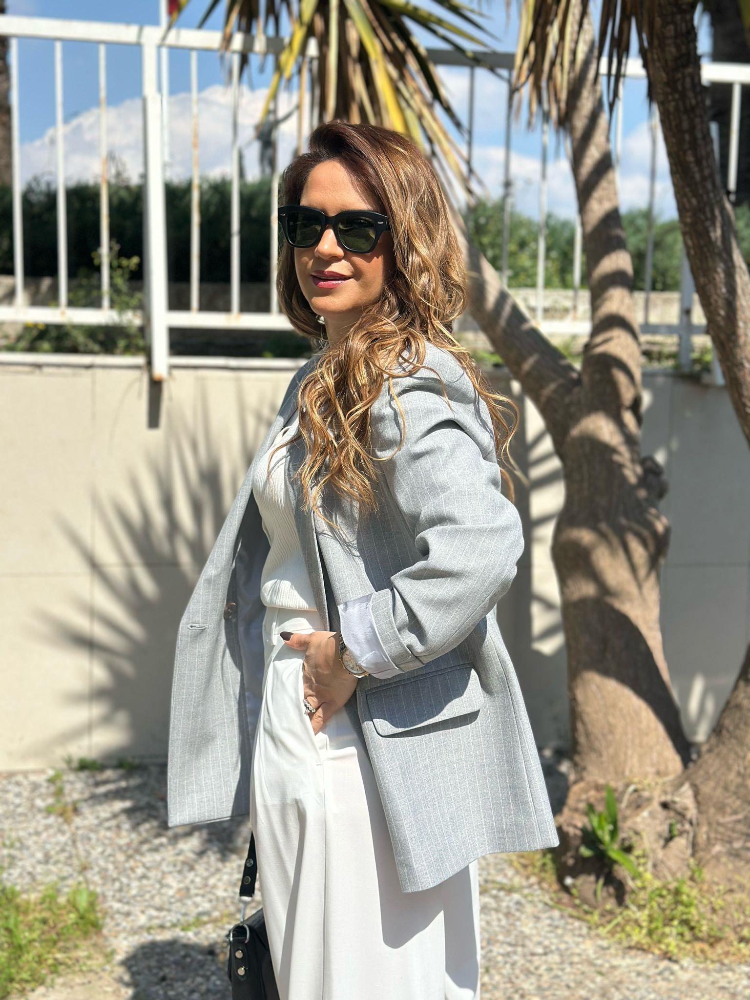 Beyaz Çizgili Gri Blazer Ceket