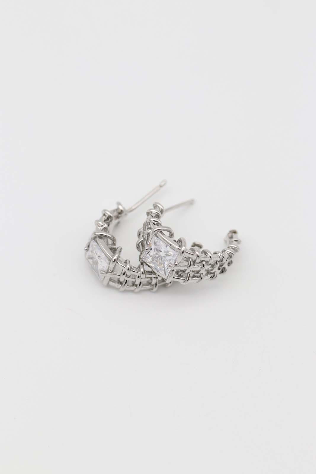 Beyaz Kare Taşlı Silver Küpe