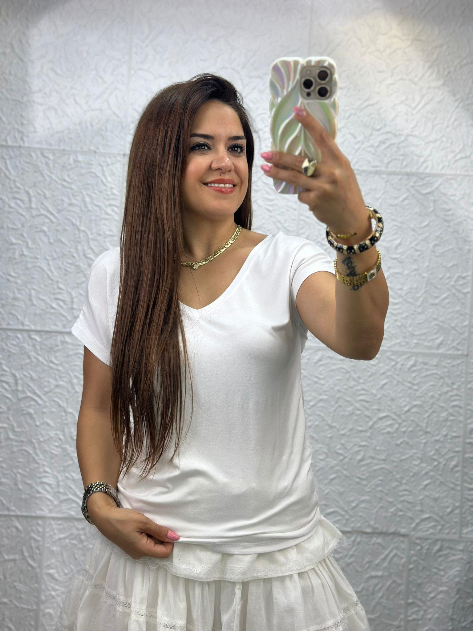 Beyaz Ve Yaka Tshirt