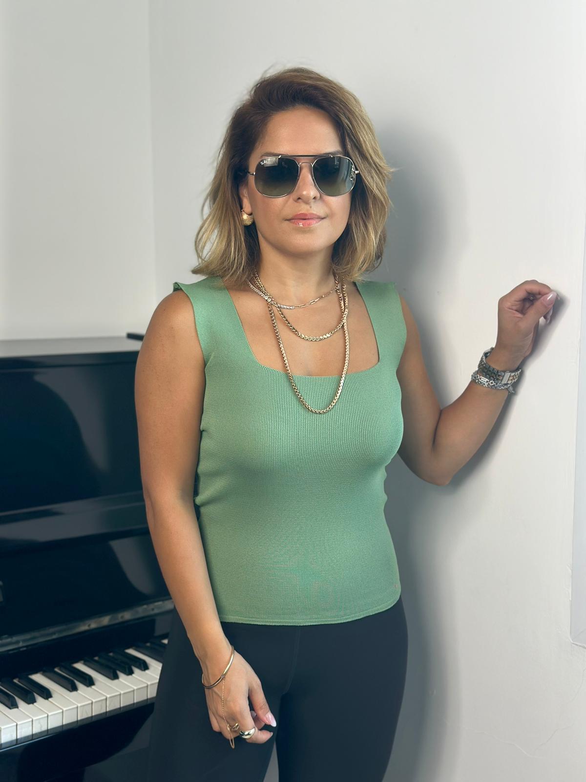 Kare Yaka Yeşil Triko