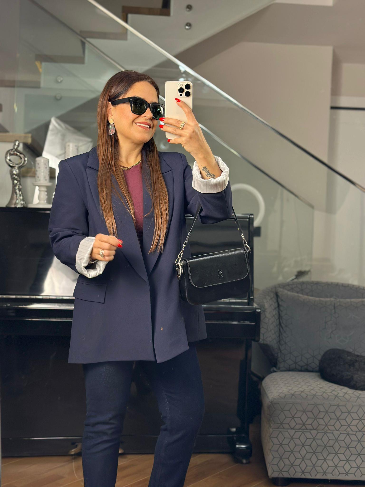 Kolu Katlamalı Lacivert Blazer Ceket